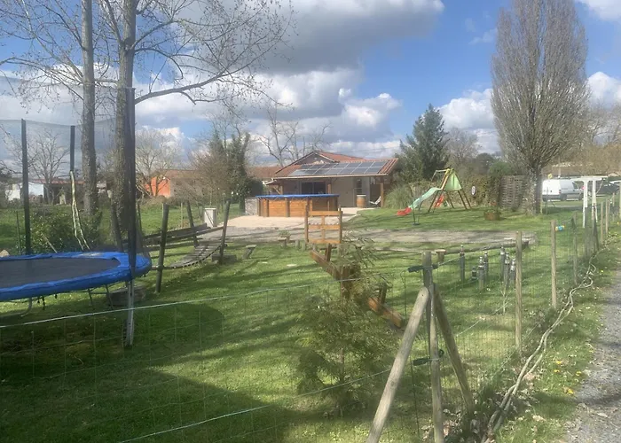 Aux Agreous Nyaraló Jû-Belloc